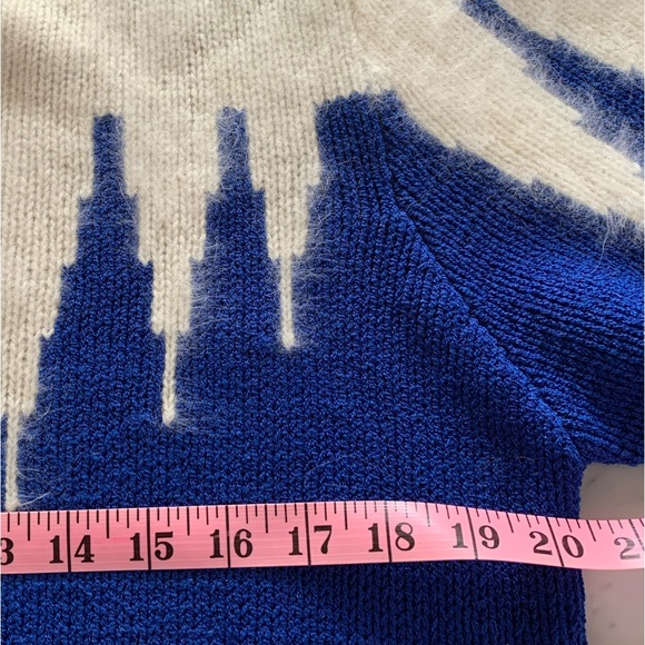 Vintage royal blue & white angora sweater with shoulder starburst size L - Picture 7 of 8